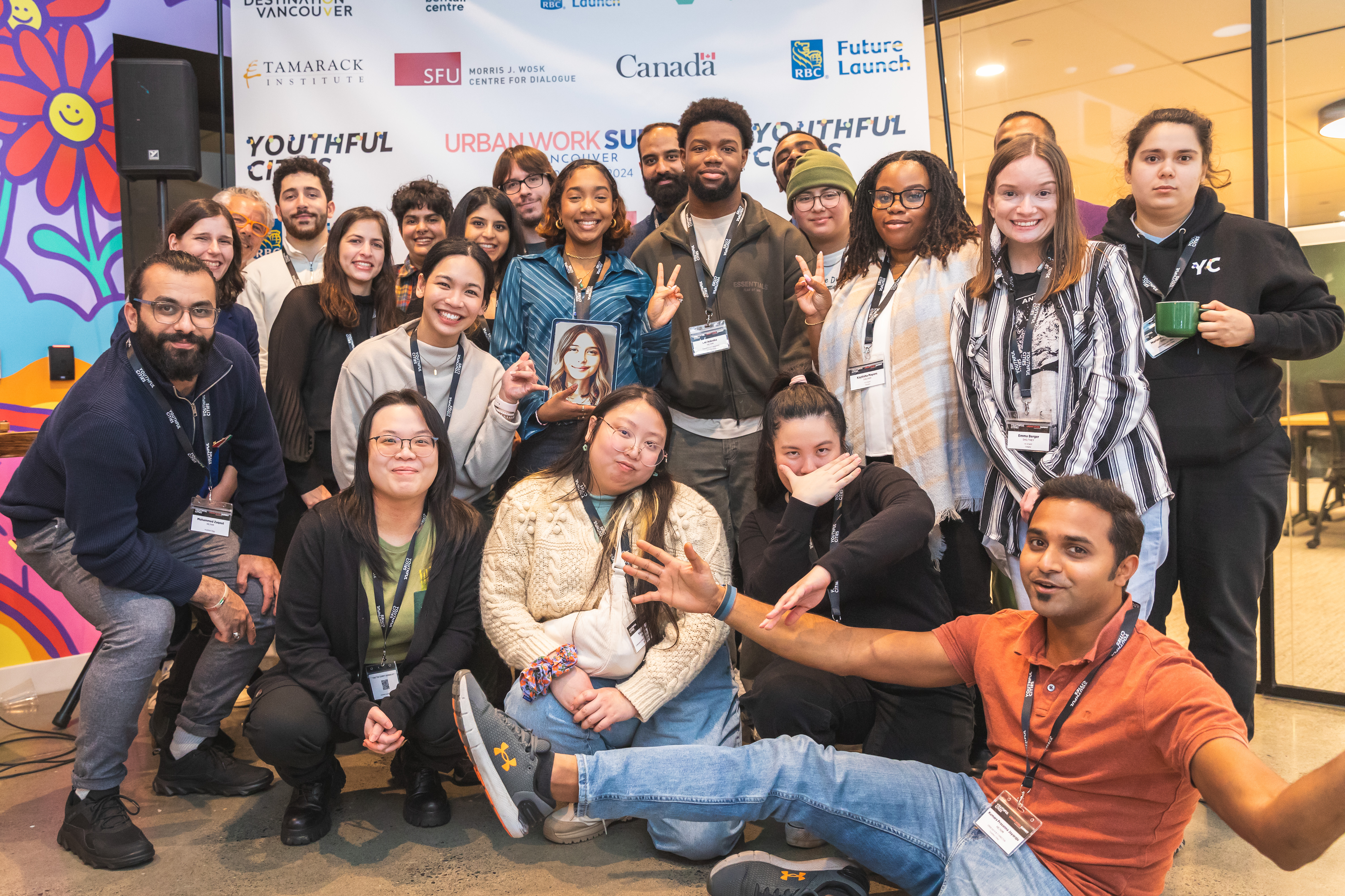 Une photo de l'équipe Youthful Cities au sommet Urban Work à Vancouver 2024